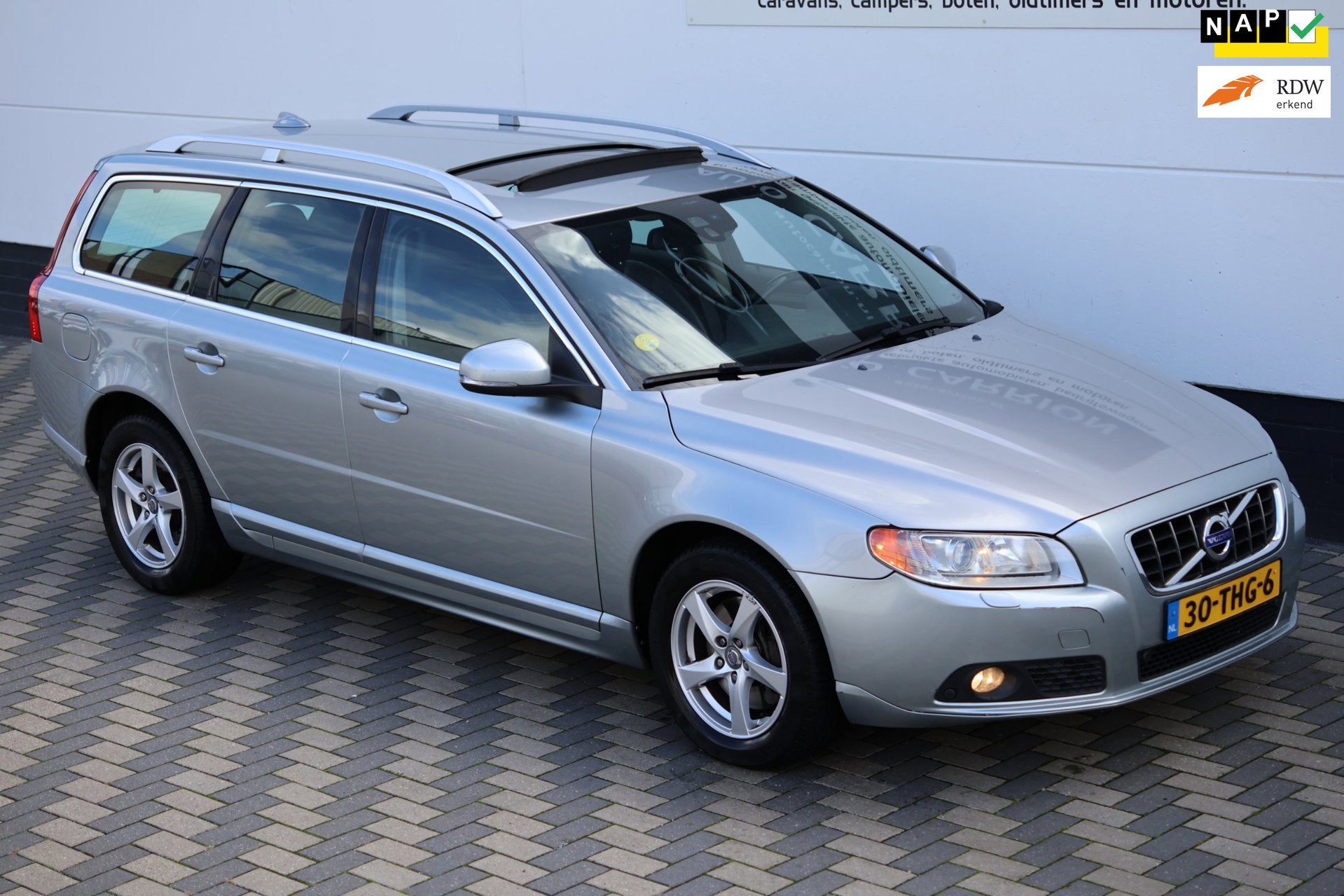Volvo V70 2.0 D3 163PK Limited Edition Leder Navi NAP !, Euro 5, Automatische klimaatregeling, Gebruikt, Zwart