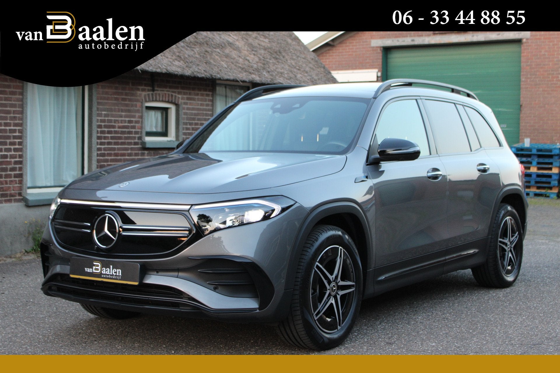 Mercedes-Benz EQB 300 4MATIC AMG Line 67 kWh SOh 97.5% PANO, Auto's, Automaat, Gebruikt, 435 min, 67 kWh