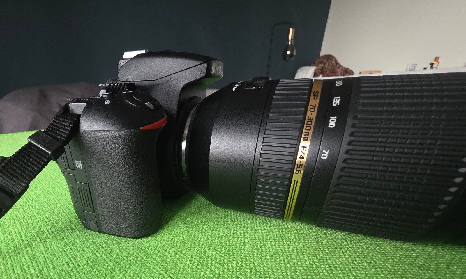 Nikon D5600  incl Tamron SP 70-300mm F/4-5.6 Di VC USD lens., Ophalen of Verzenden, Zo goed als nieuw, Nikon, 8 keer of meer