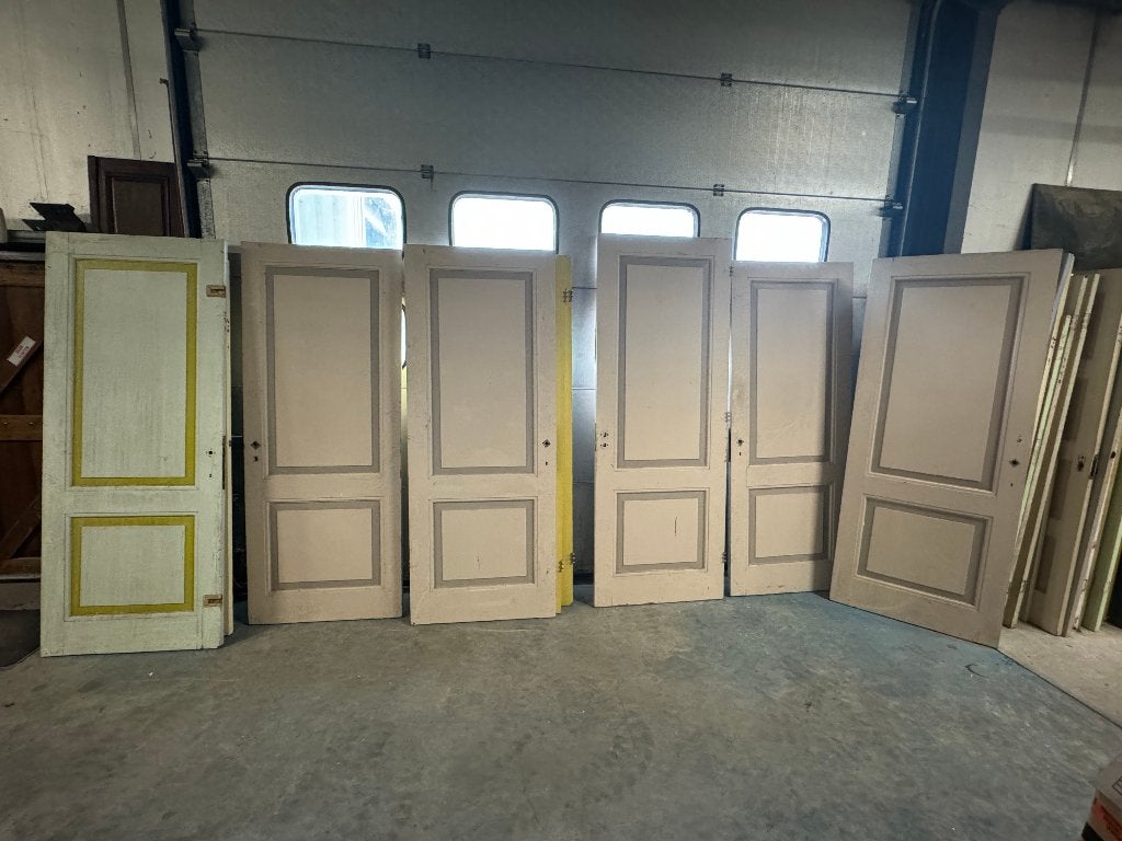 5 stuks antieke paneeldeur 2-vlaks uit 1 serie.