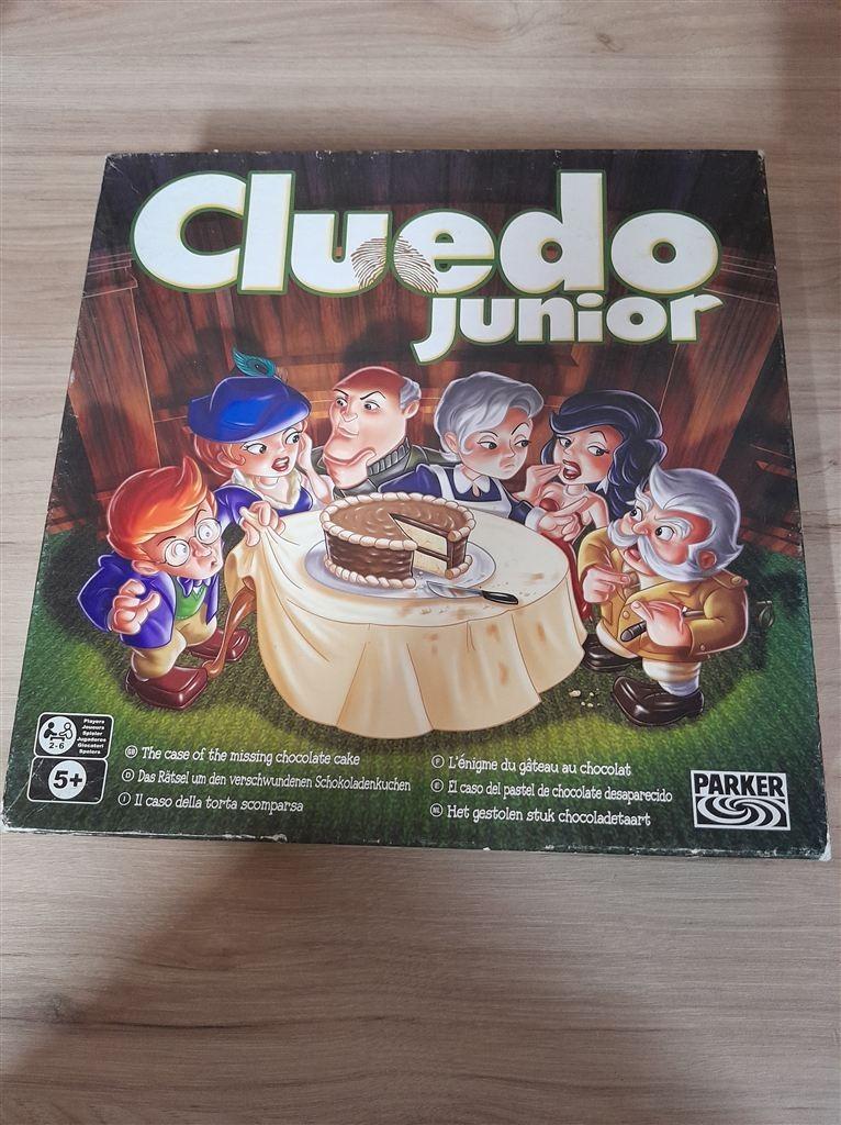 cluedo junior het gestolen stuk chocoladetaart - s4496, Hobby en Vrije tijd, Gezelschapsspellen | Bordspellen, Verzenden, Zo goed als nieuw