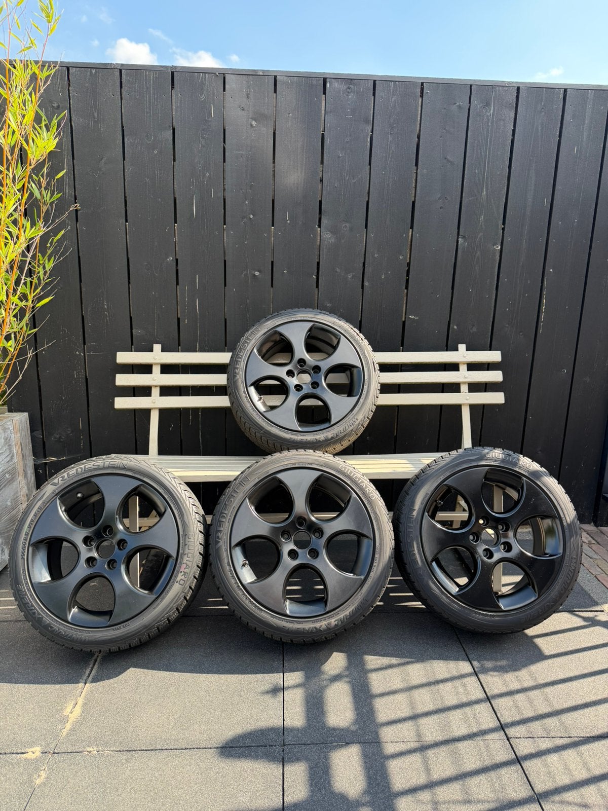 Volkswagen Golf GTI velgen met Vredestein winterbanden., Ophalen, Gebruikt, Banden en Velgen, 17 inch