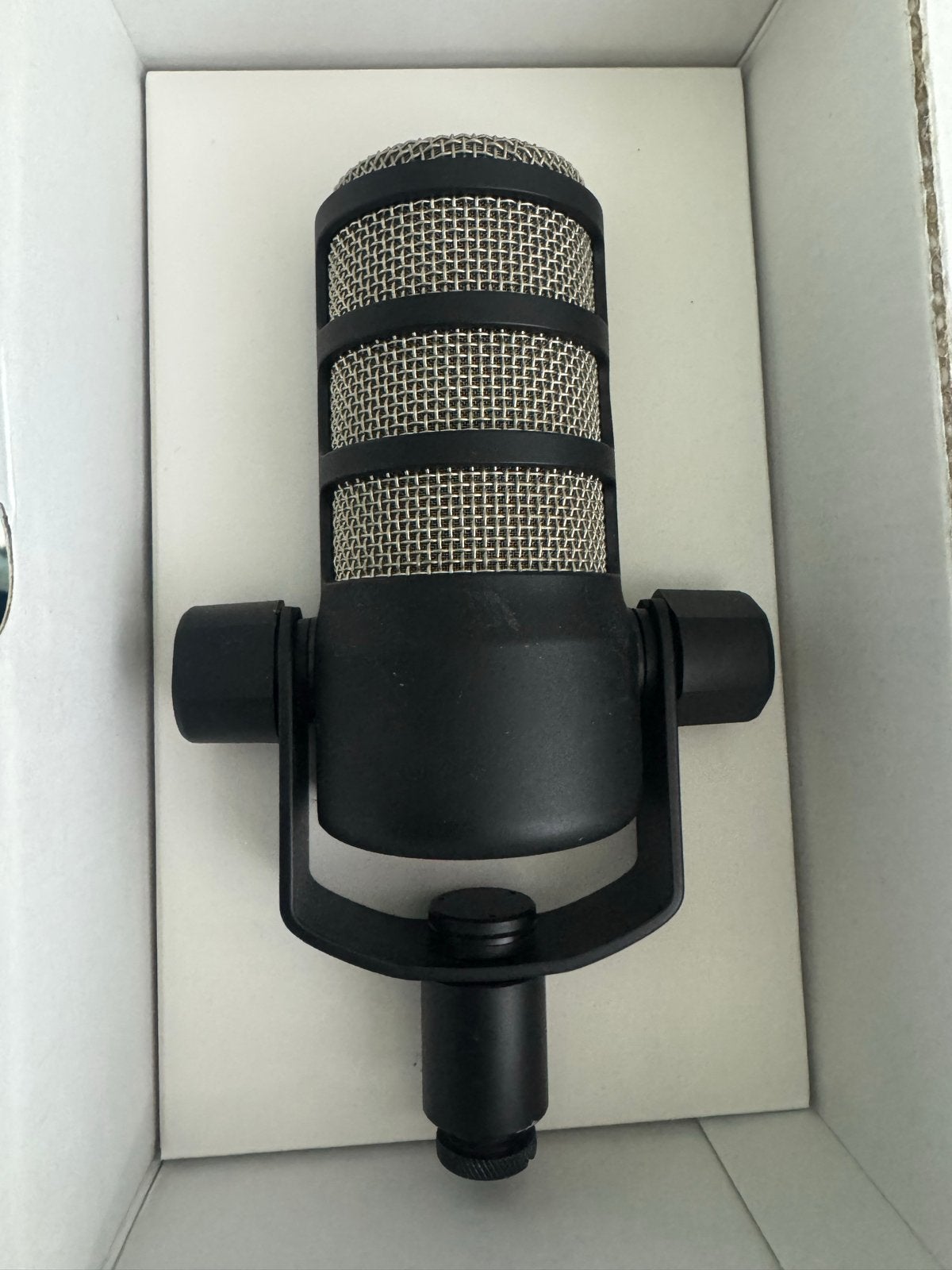 Rode Podmic Dynamische Podcasting Microfoon met Kabel, Muziek en Instrumenten, Ophalen, Zo goed als nieuw, Studiomicrofoon