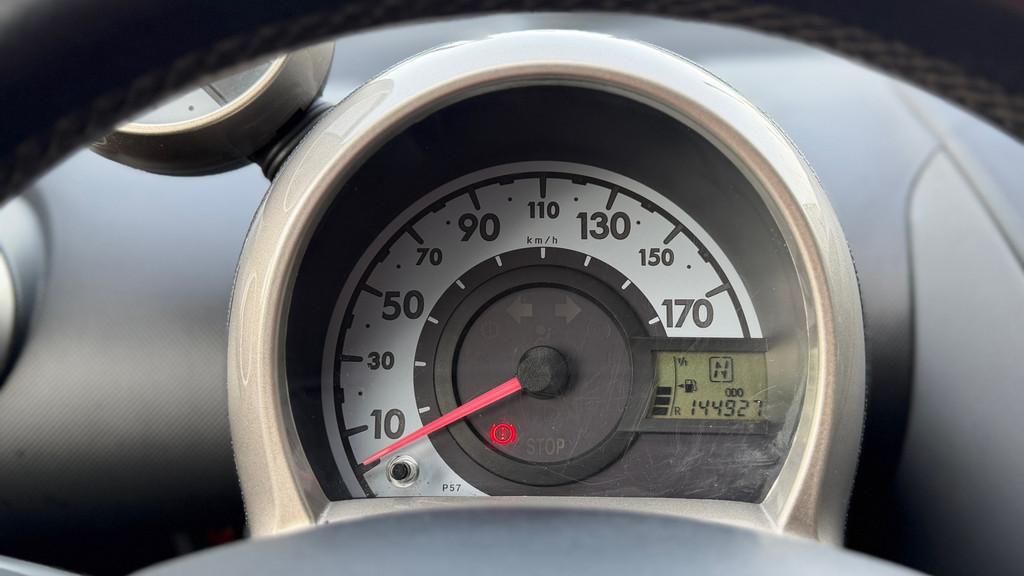 Toyota Aygo 1.0-12V + Airco|Automaat|5deurs, Auto's, Gebruikt, Bruin, 4 stoelen, 68 pk