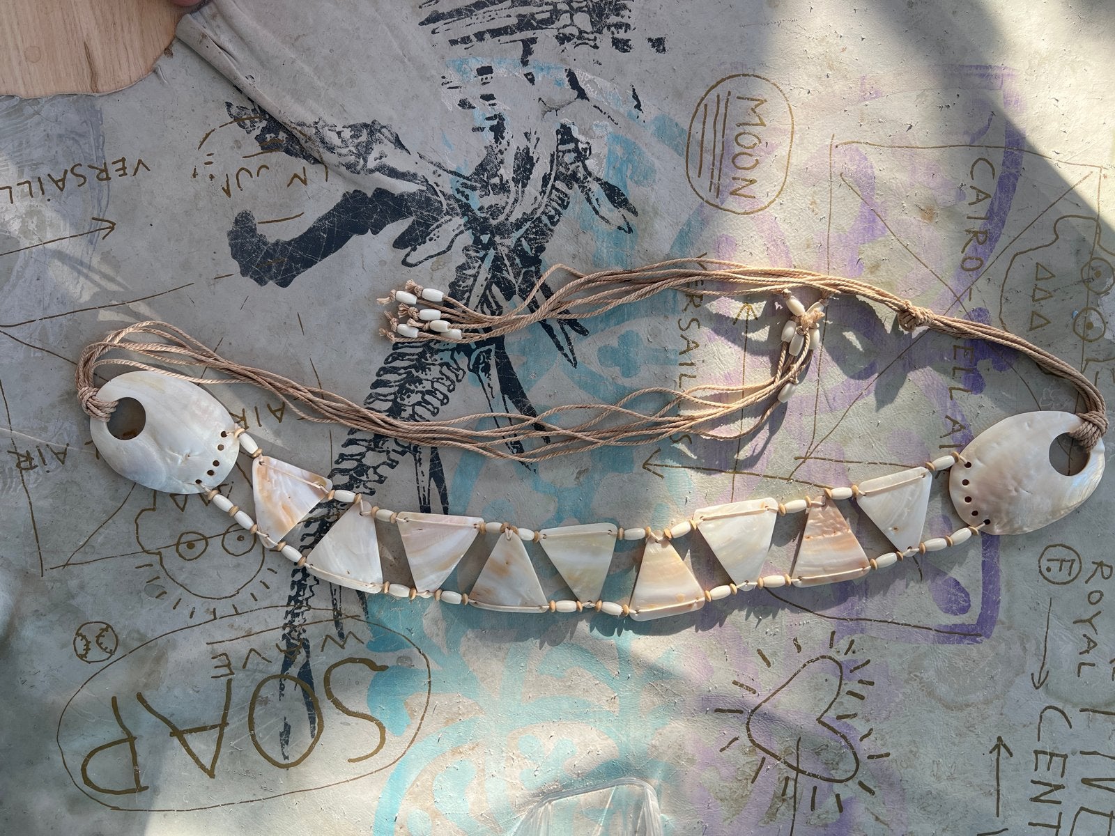 Unieke schelpenceintuur met echte natuurlijke materialen, Sieraden, Tassen en Uiterlijk, Kettingen, Overige materialen, Verstelbaar