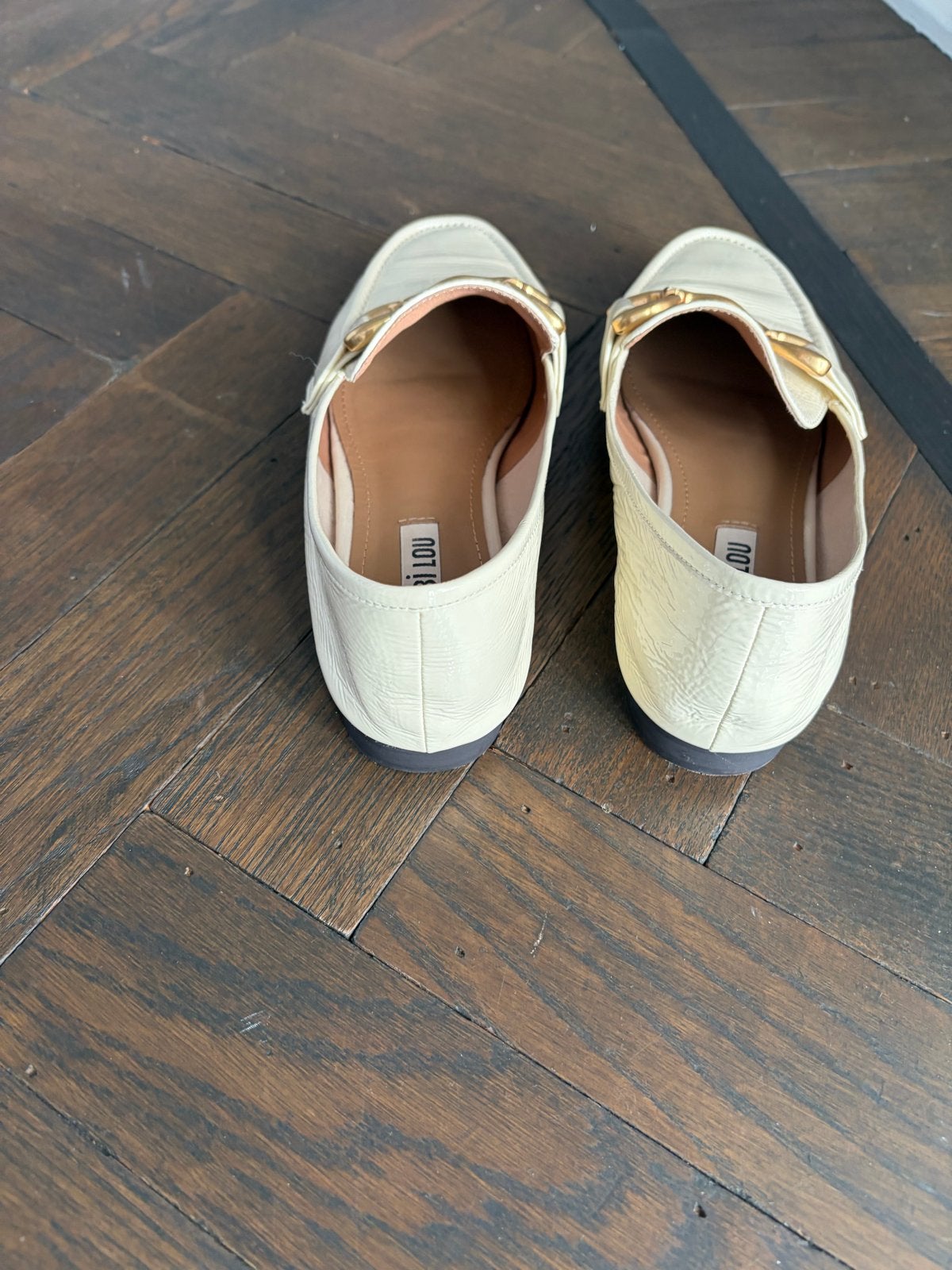 Bibi Lou lakleren schoen - Zo goed als nieuw crème met goud, Ophalen of Verzenden, Zo goed als nieuw, Wit, Instappers