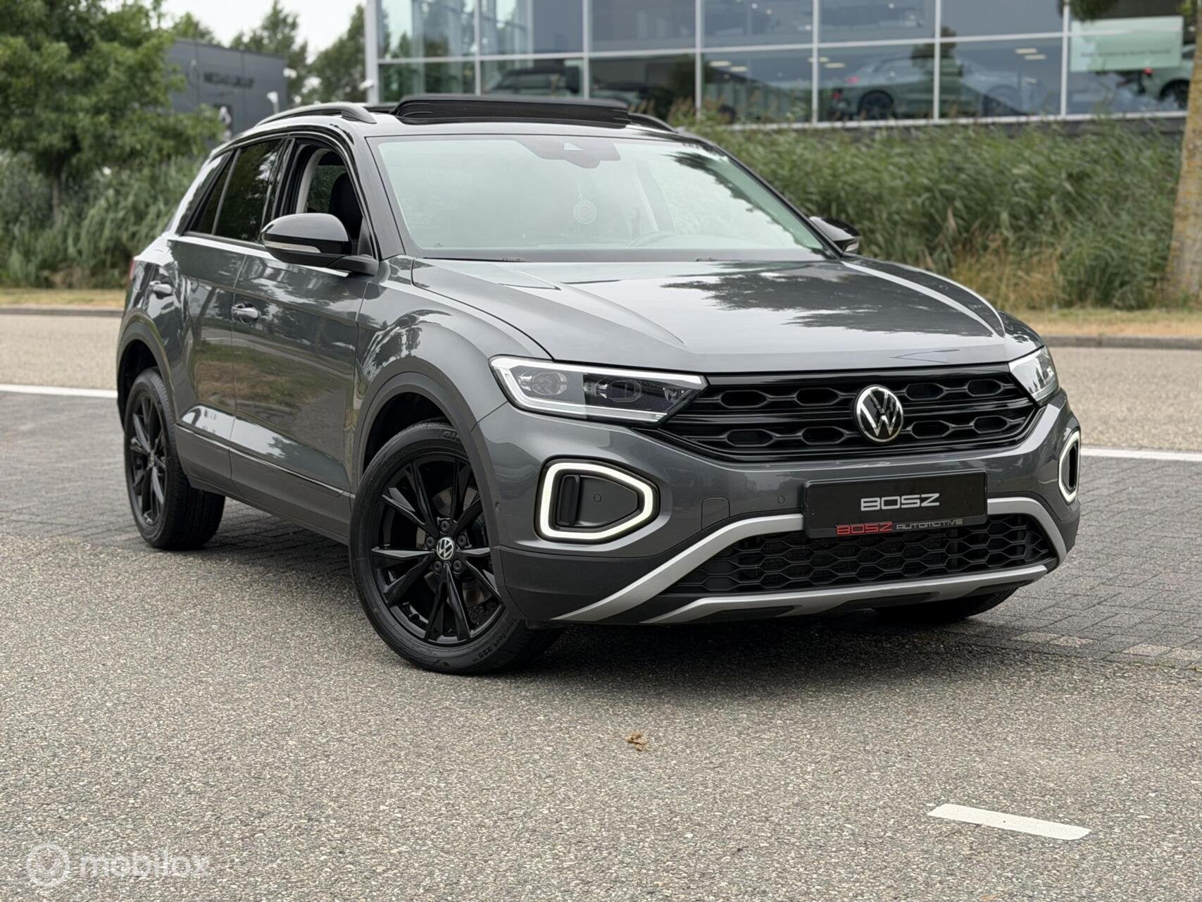 Volkswagen T-Roc 1.5 TSI DSG PANO IQ LANE KEYLESS TREKHAAK, Dealer onderhouden, 1498 cc, 4 cilinders, 150 pk
