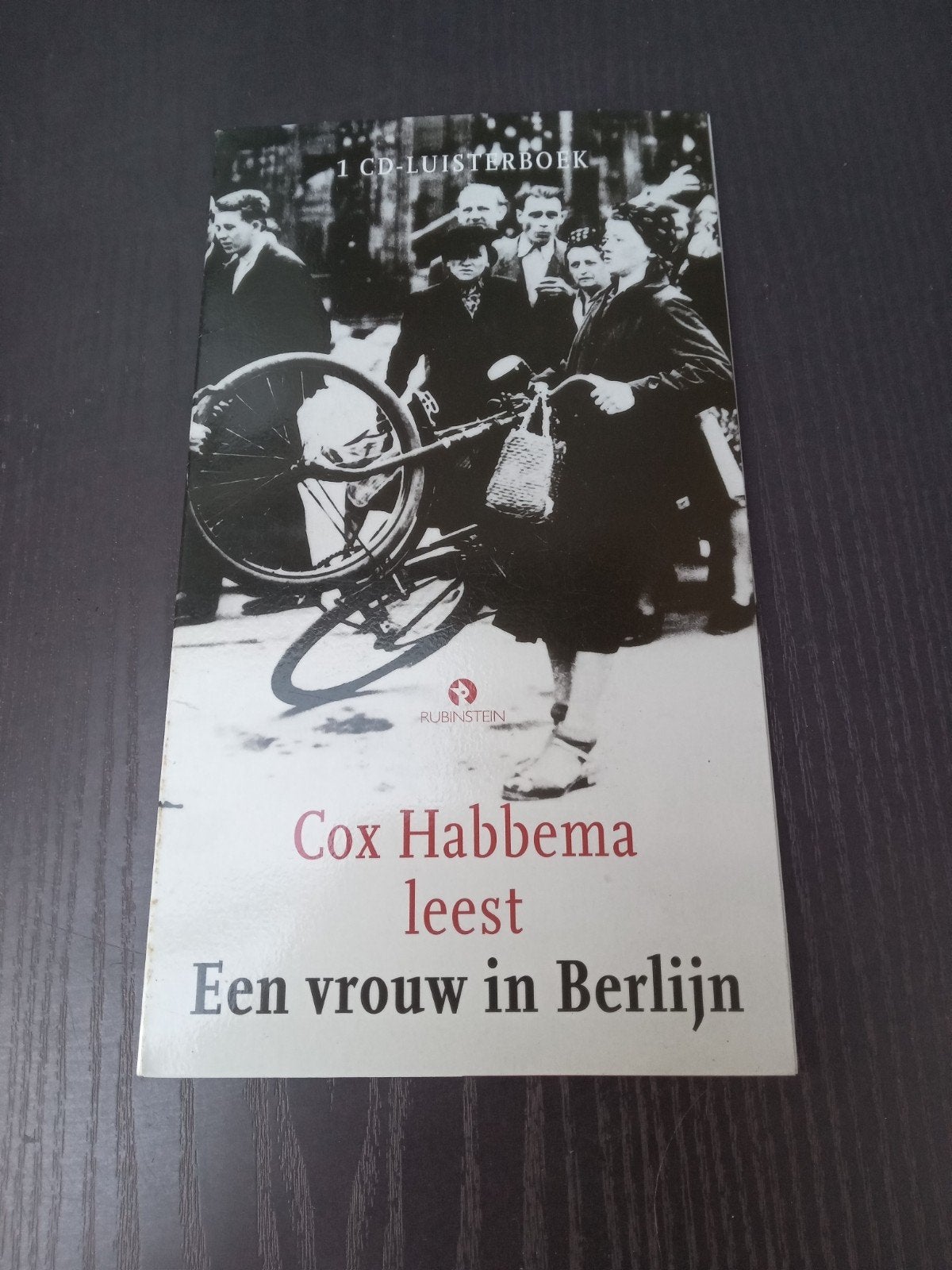 Luisterboek: Cox Habbema leest Een vrouw in Berlijn (CD), Ophalen of Verzenden, Anoniem (voorgelezen door Cox Habbema), Cd, Volwassene