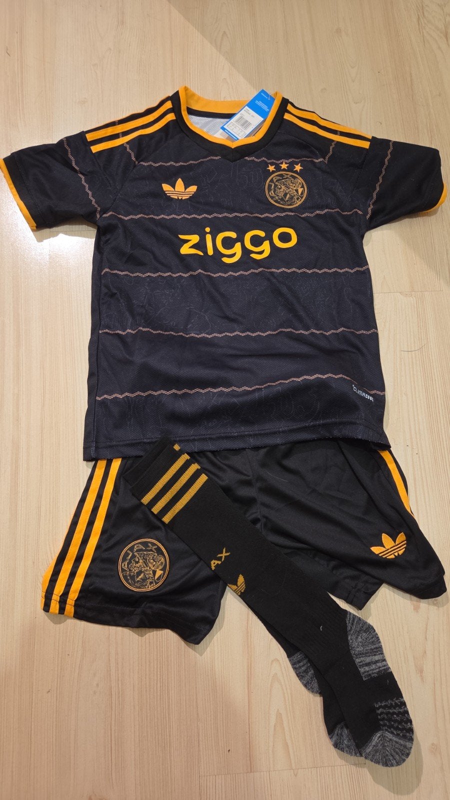 Ajax uit tenue 2026/2027 met sokken - Maat 116/122, Adidas, Ophalen of Verzenden, Jongen, Nieuw
