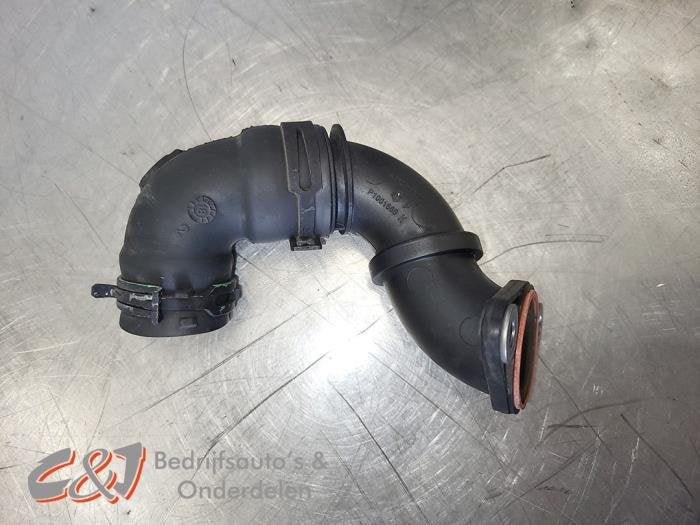 Intercooler Buis van een Opel Vivaro, Gebruikt, -, -, Ophalen of Verzenden