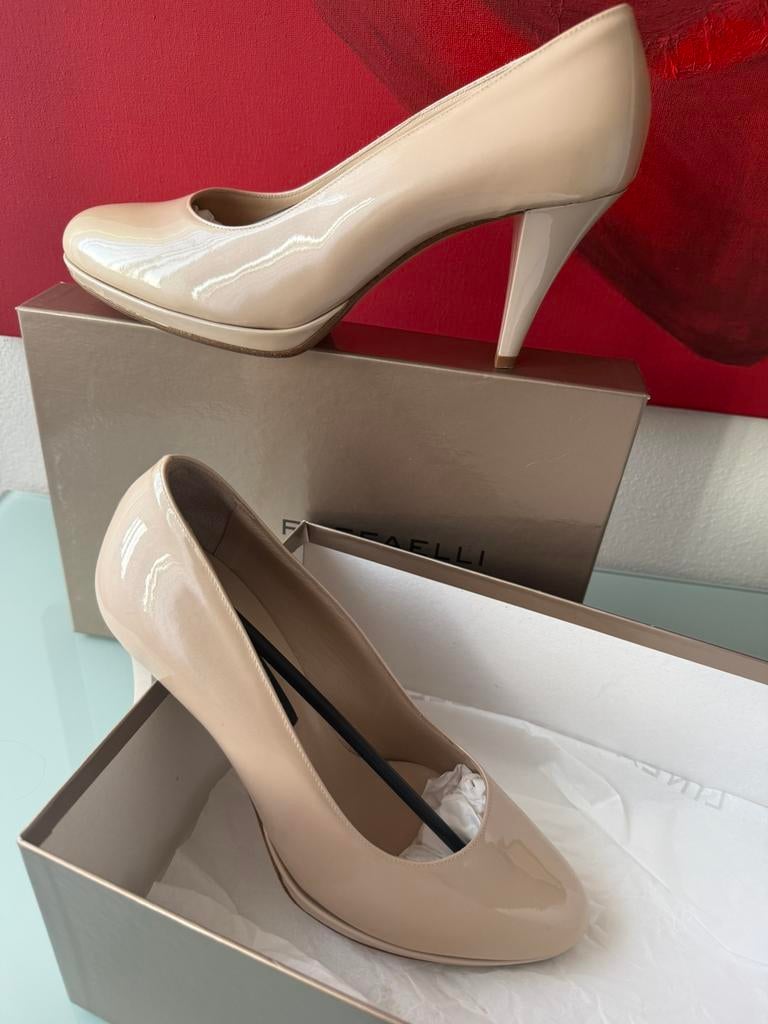 Linea Raffaelli maat 39 lakleer beige, Ophalen of Verzenden, Nieuw, Beige, Schoenen