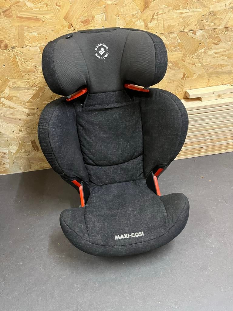 Maxi Cosi Rodifix AP Nomad Black Autostoel - Zo goed als nie, Ophalen, Verstelbare rugleuning, 15 t/m 36 kg, Zo goed als nieuw