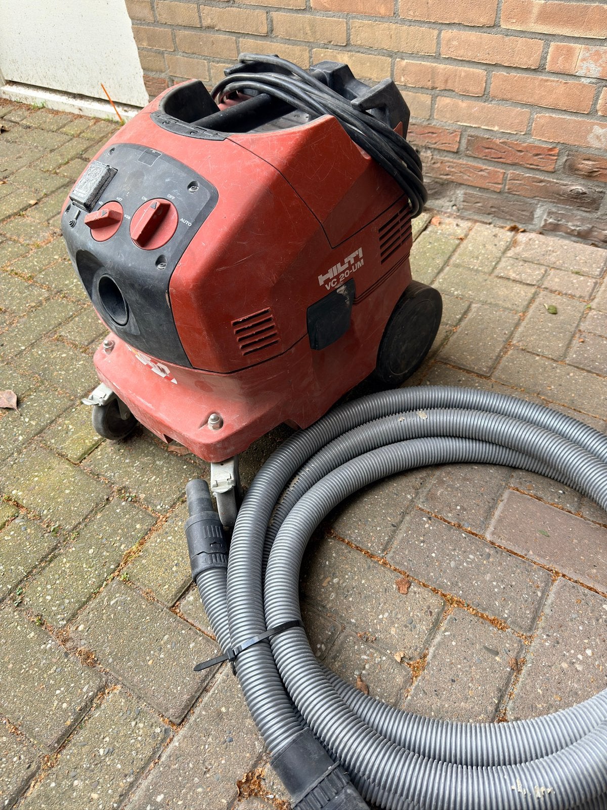 Hilti VC 20-UM M-klasse bouwstofzuiger met slang, Ophalen, Gebruikt