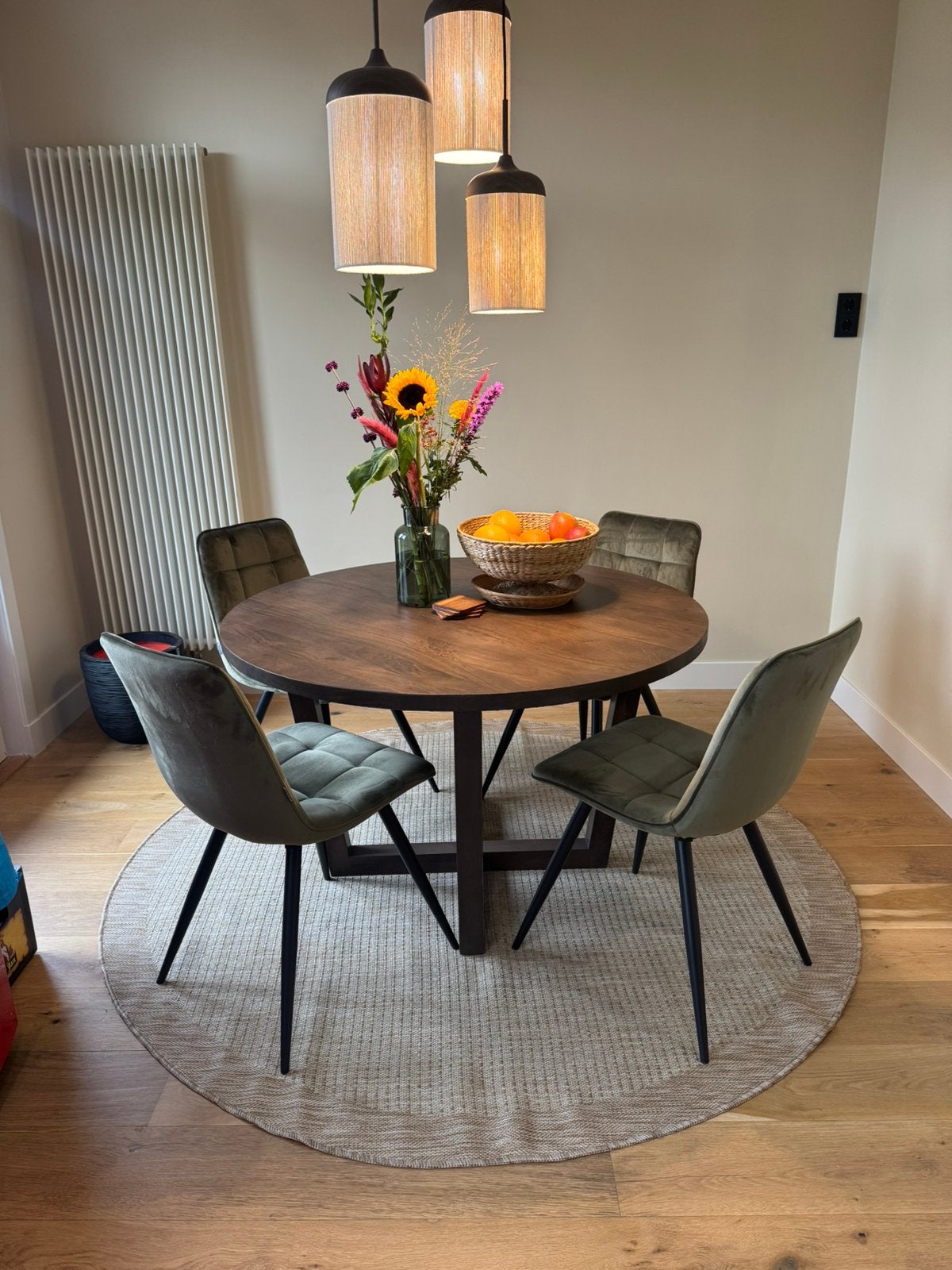 Laagpolig rond beige vloerkleed 200cm zo goed als nieuw, Huis en Inrichting, Ophalen, Beige, Zo goed als nieuw, Minder dan 5 m²