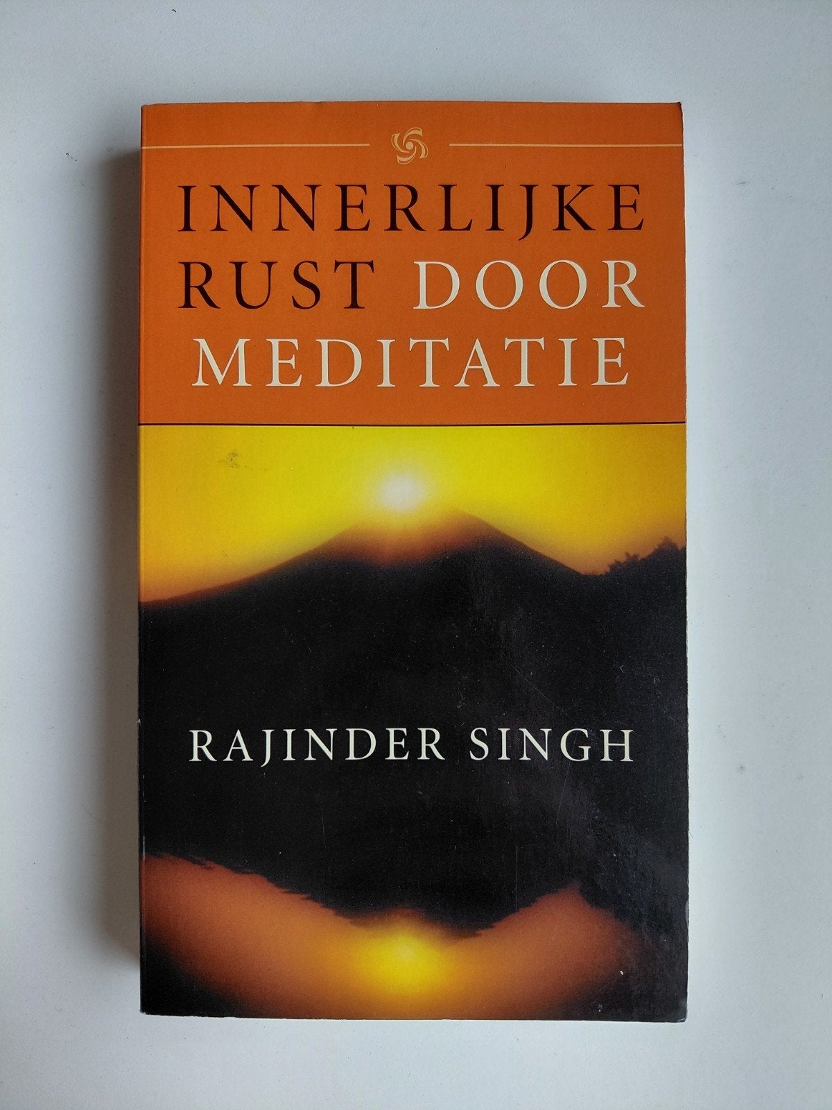 R. Singh - Innerlijke rust door meditatie, Meditatie of Yoga, Overige typen, Ophalen of Verzenden, Zo goed als nieuw