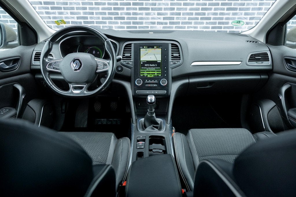 Renault Mégane Estate 1.3 TCe 140 Bose | Achteruitrijcamera, Gebruikt, 4 cilinders, Bruin, Leder en Stof