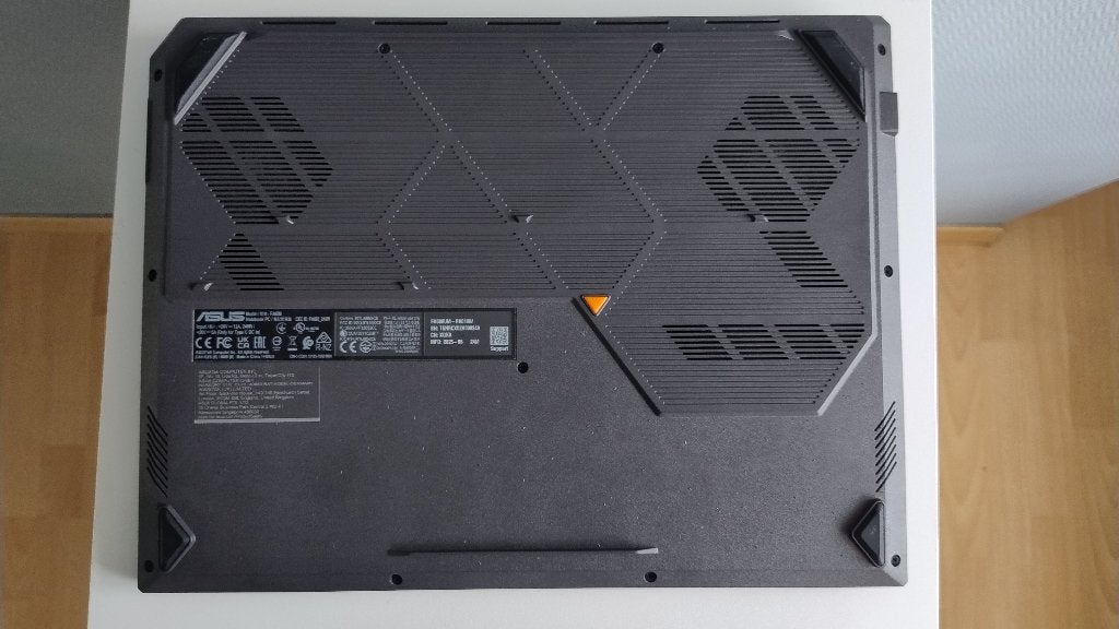 Foto 11 van ASUS TUF Gaming A16 Gaming Laptop