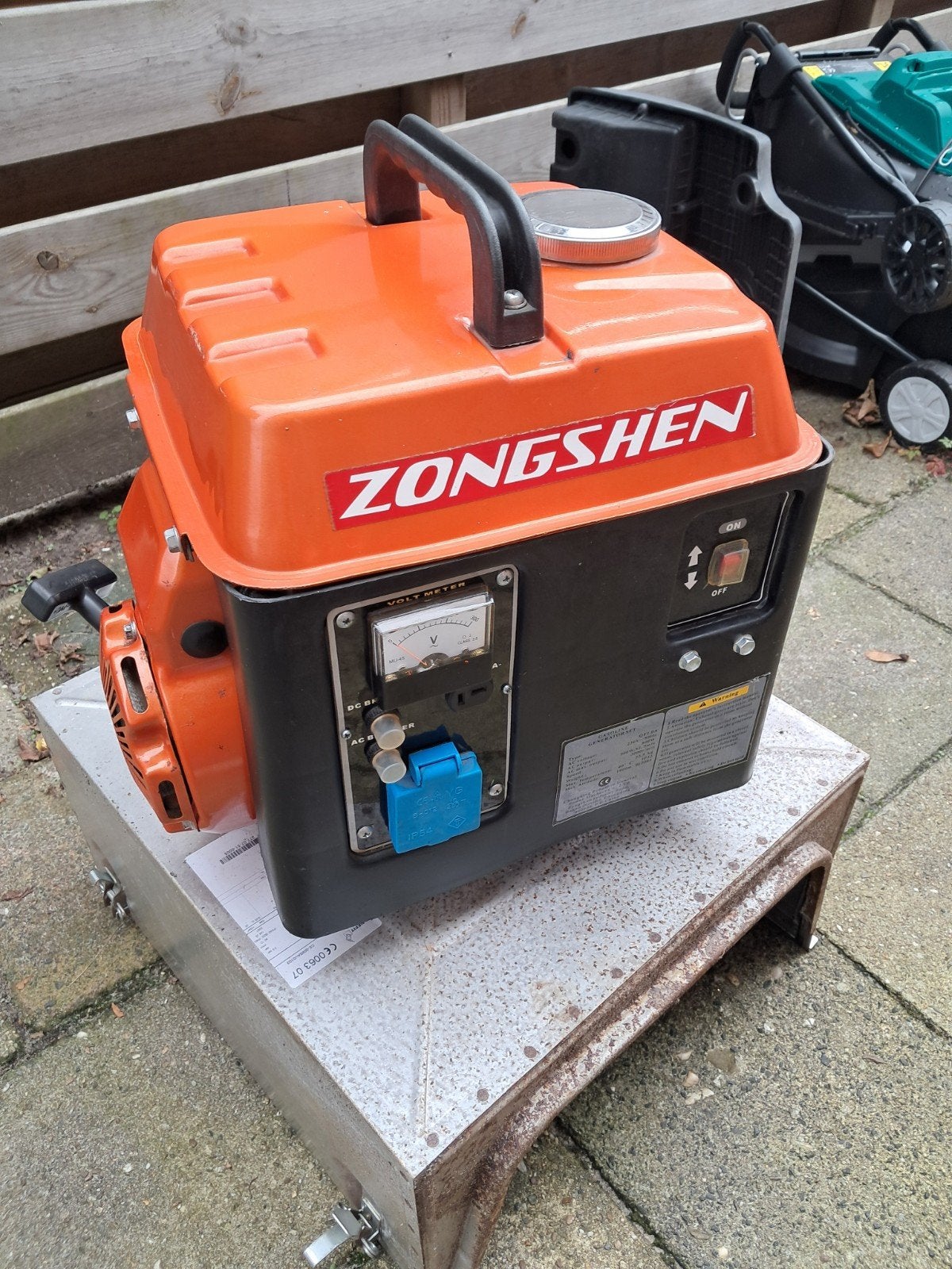 zonshen generator 2000 piek 800 watt continu, Ophalen of Verzenden, Zo goed als nieuw