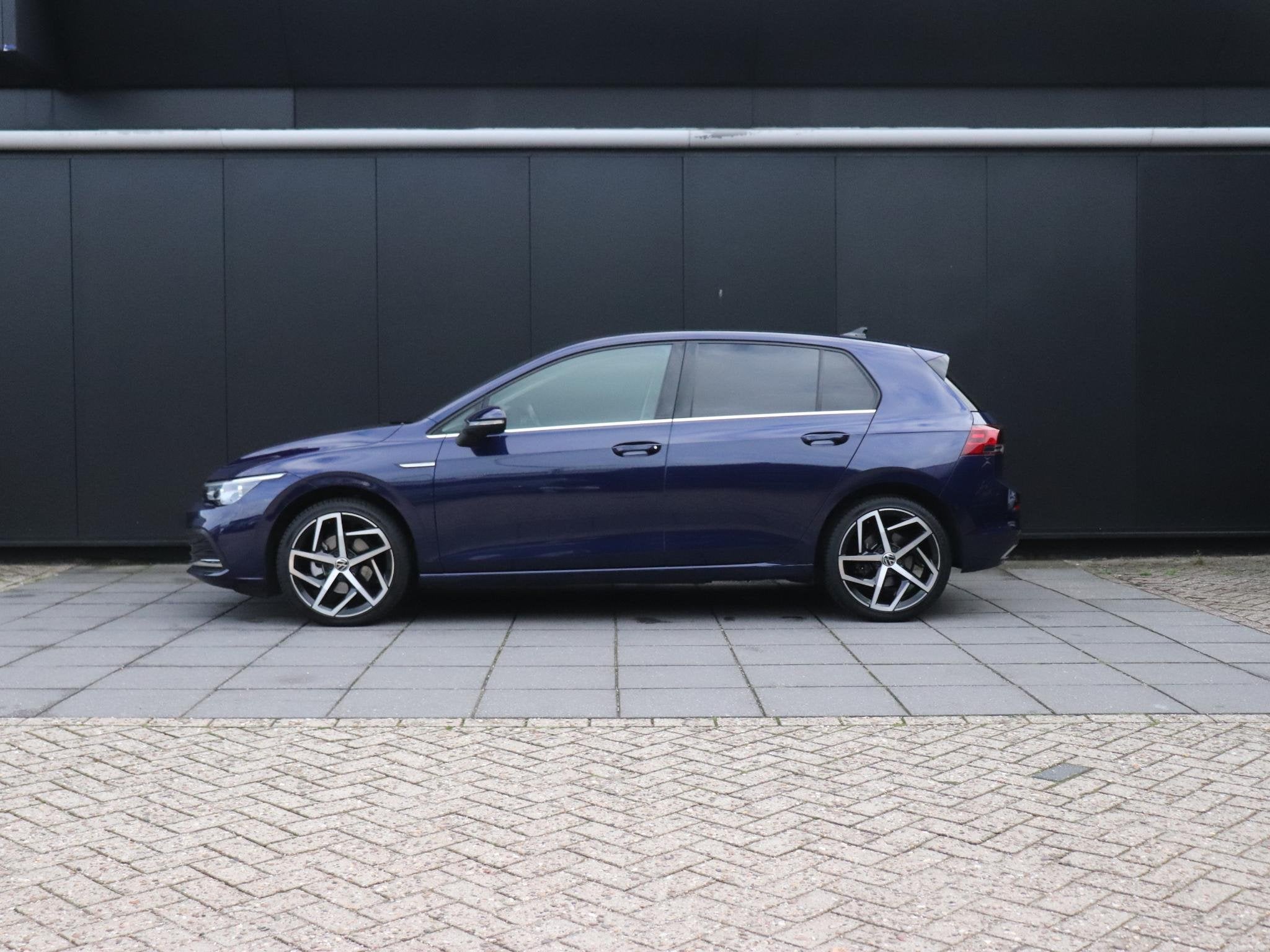 Volkswagen Golf 1.5 eTSI Style | DSG | MEMORY | ALCANTARA |, Auto's, Stof, 4 cilinders, 150 pk, Blauw