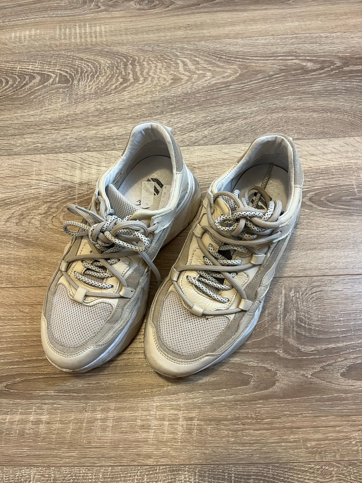Sacha beige sneakers, Kleding | Dames, Schoenen, Ophalen of Verzenden, Gedragen, Beige, Sneakers of Gympen