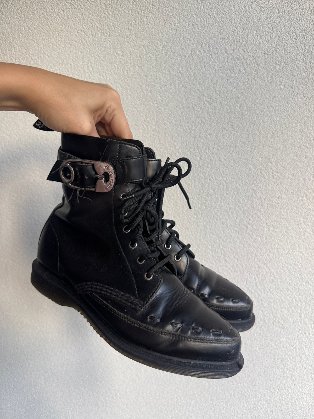Dr. Martens 1460 zwarte grordin creepers laarzen met gesp, Dr. Martens, Dr. Martens, Zwart, Lage of Enkellaarzen