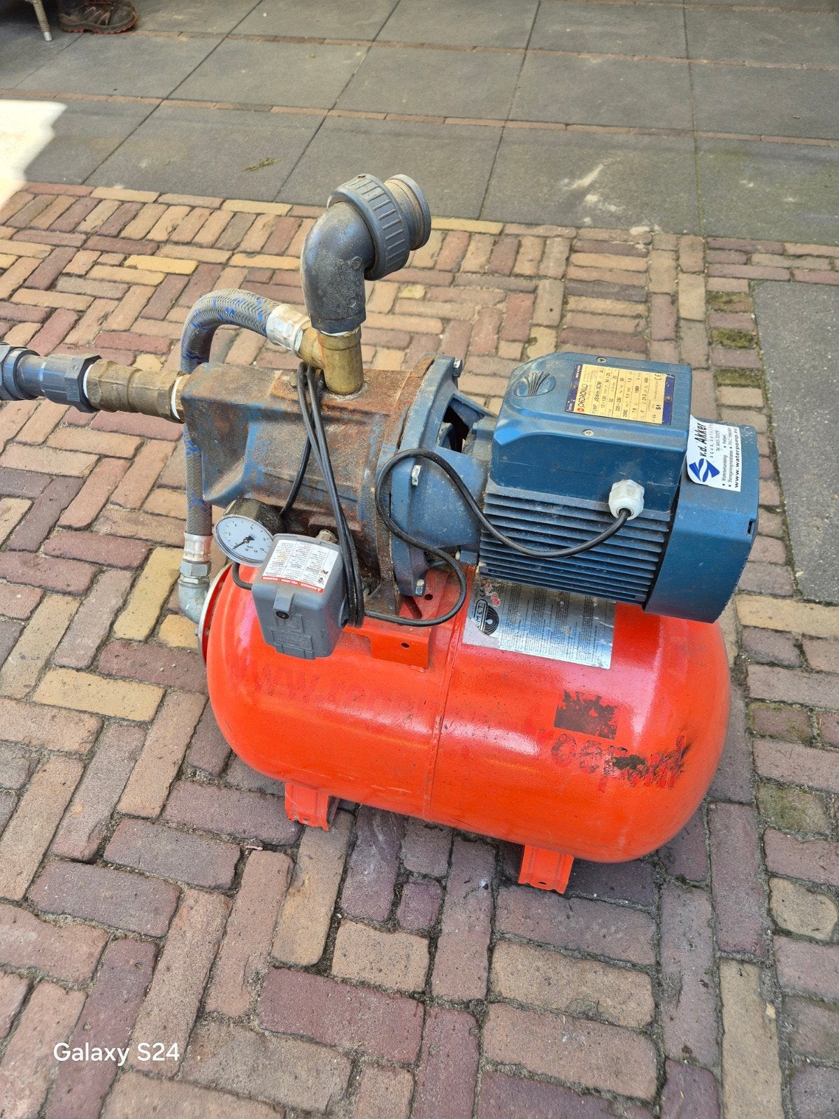 Water pomp met hydryfoor  tank, Ophalen, Dompelpomp