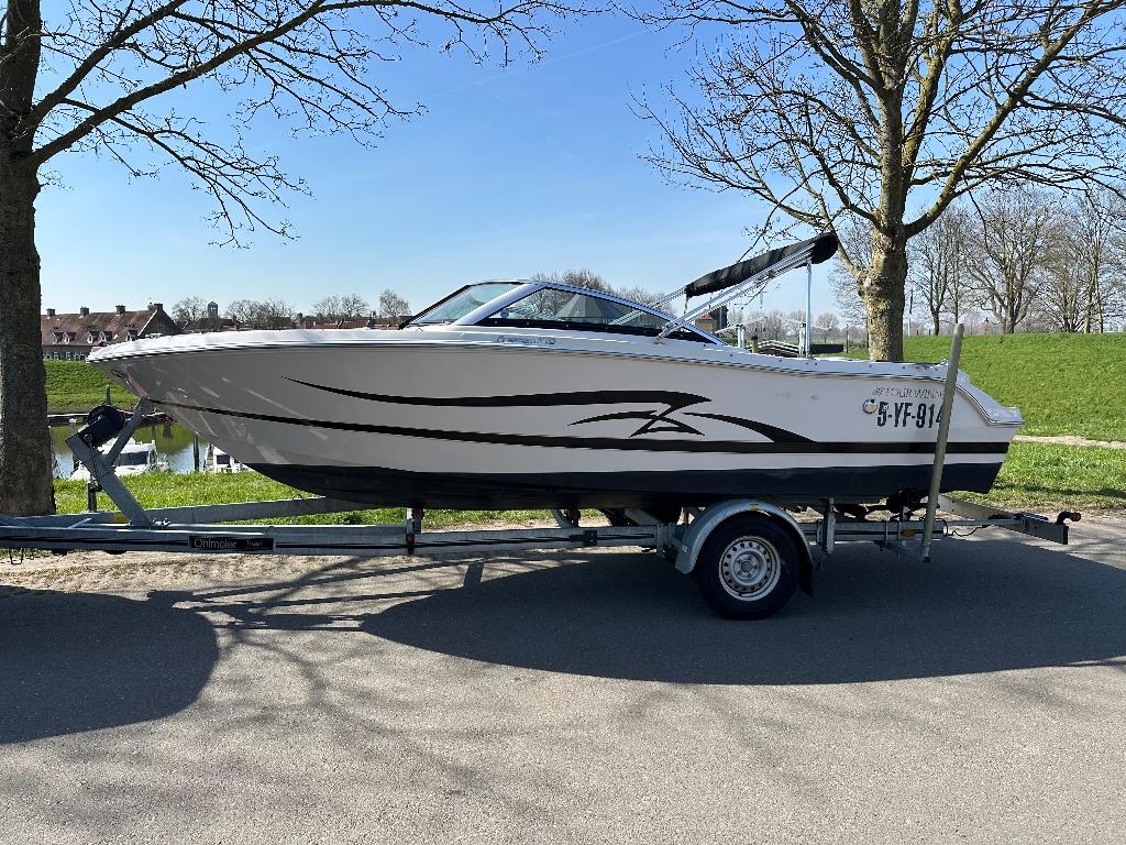 Four winns 19 freedom 5,80 meter speedboot 2016, Ophalen, 120 tot 200 pk, Zo goed als nieuw, Buitenboordmotor