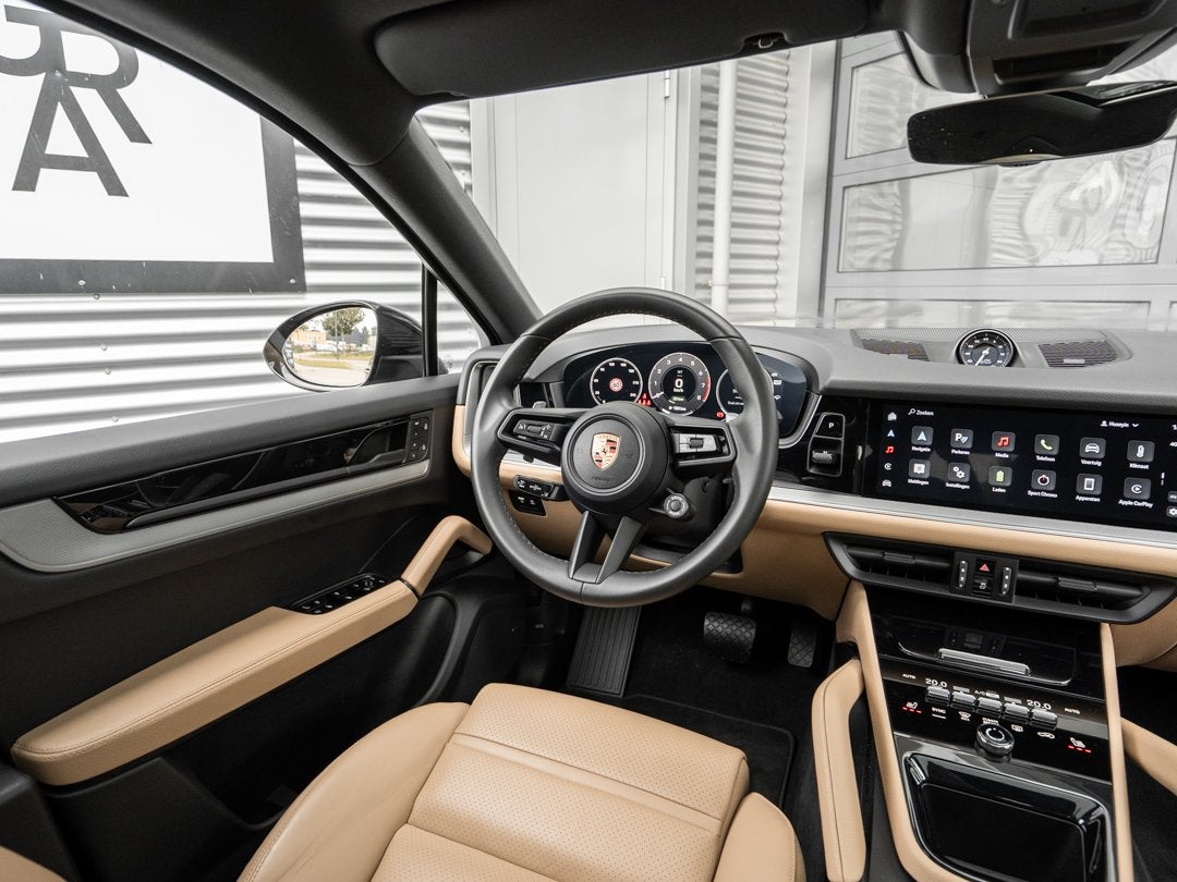 Foto 12 van Porsche Cayenne Coupé 3.0 E-Hybrid | SportDesign | Luchtver