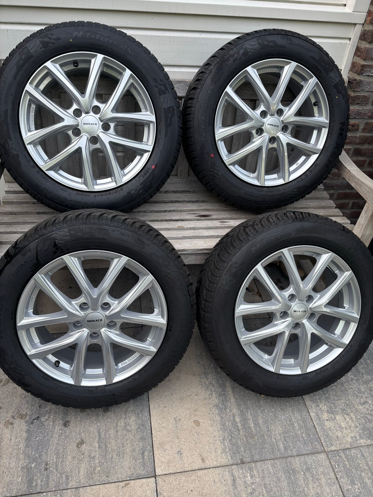 17 inch 5x112 velgen met All Season banden (Audi Q3), Auto-onderdelen, Banden en Velgen, Ophalen, Banden en Velgen, 17 inch, All Season