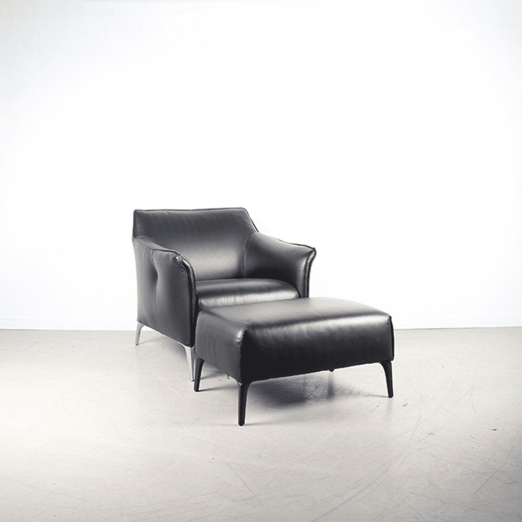 Leolux Mayon Fauteuil Zwart Leer + Hocker