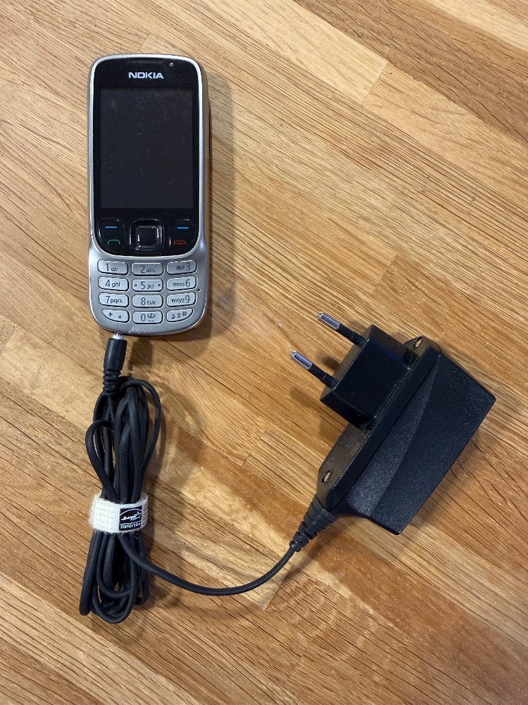Nokia6303c, Ophalen, Gebruikt, Fysiek toetsenbord, 3 tot 6 megapixel