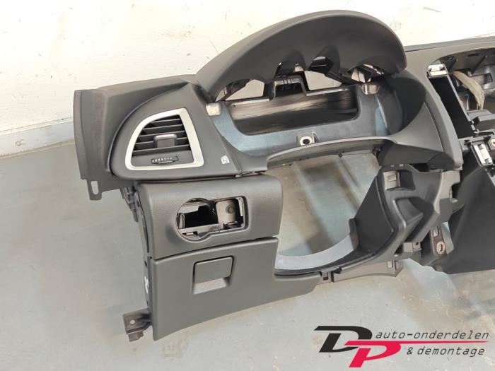 Dashboard van een Opel Astra, Auto-onderdelen, Gebruikt, -, -, Opel