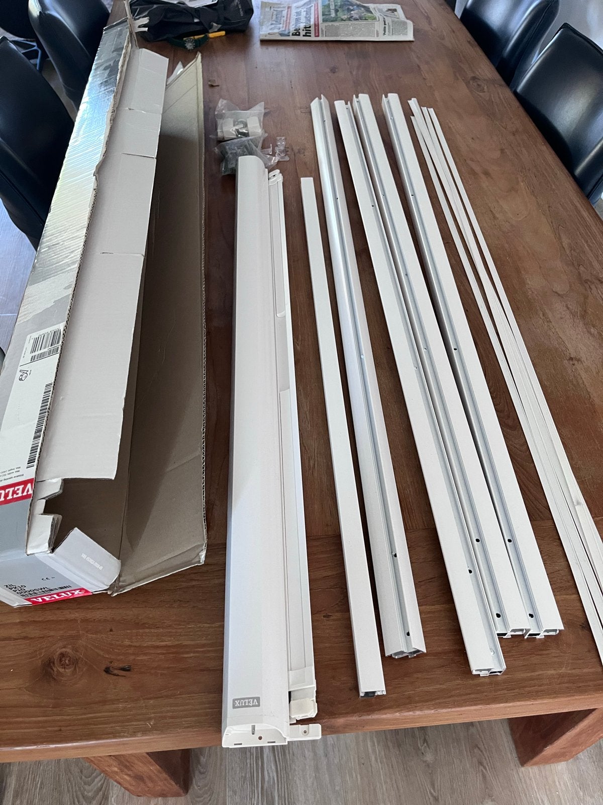 Velux dakraam hor- Max. breedte 922mm, hoogte 2400mm, Ophalen, 80 tot 120 cm, Nieuw, 160 cm of meer