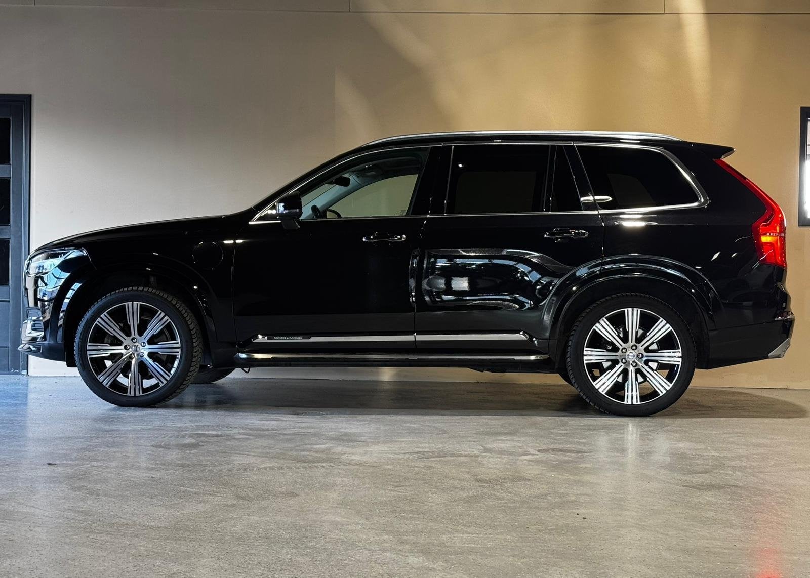 Volvo XC90 2.0 T8 Recharge AWD R-Design 7p. |Pano |Head-Up |, 12 maanden, Gebruikt, Euro 6, 4 cilinders