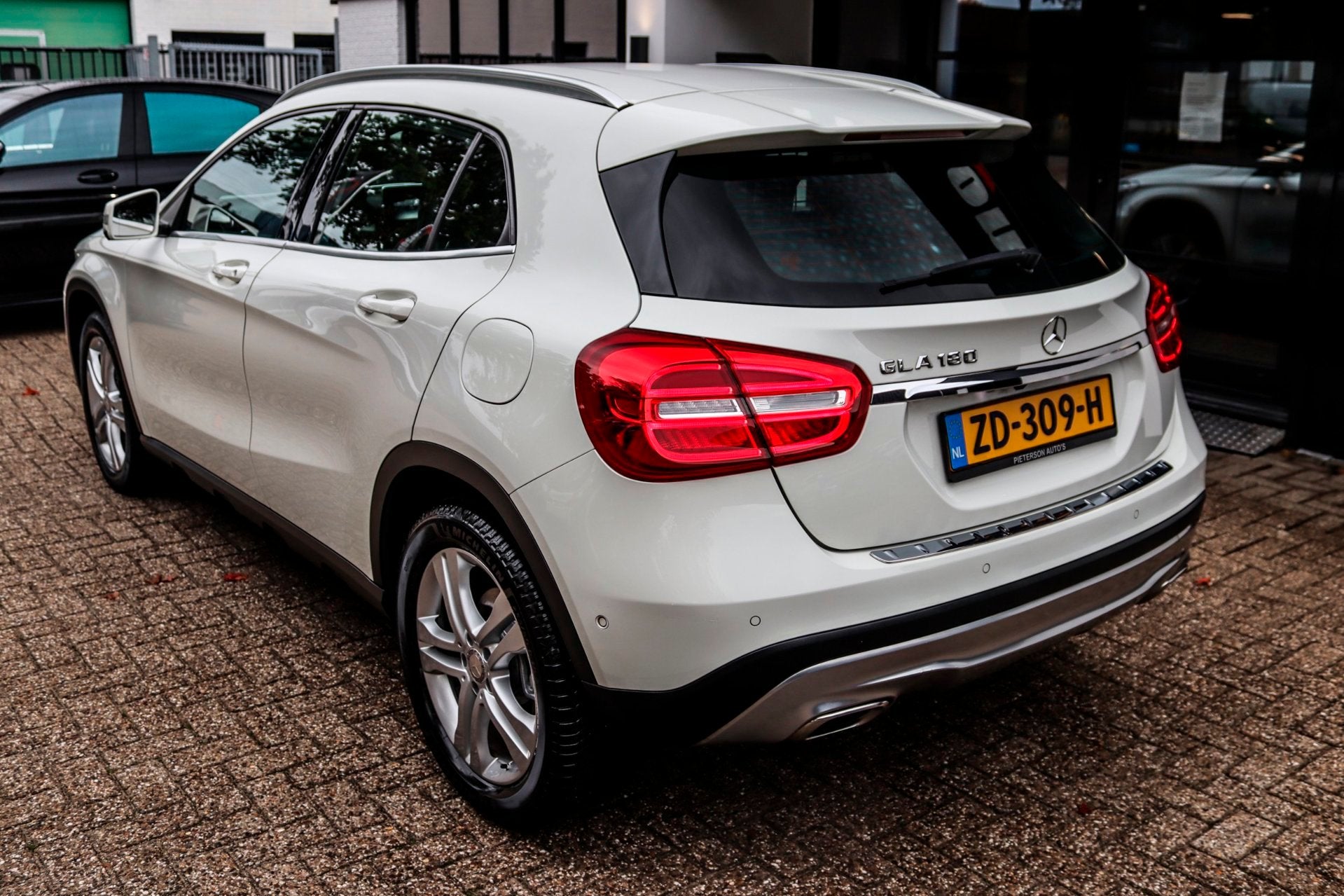 Mercedes-Benz GLA-klasse 180 Prestige XENON CAMERA NAVI, Auto's, Gebruikt, 4 cilinders, 715 kg, 1595 cc