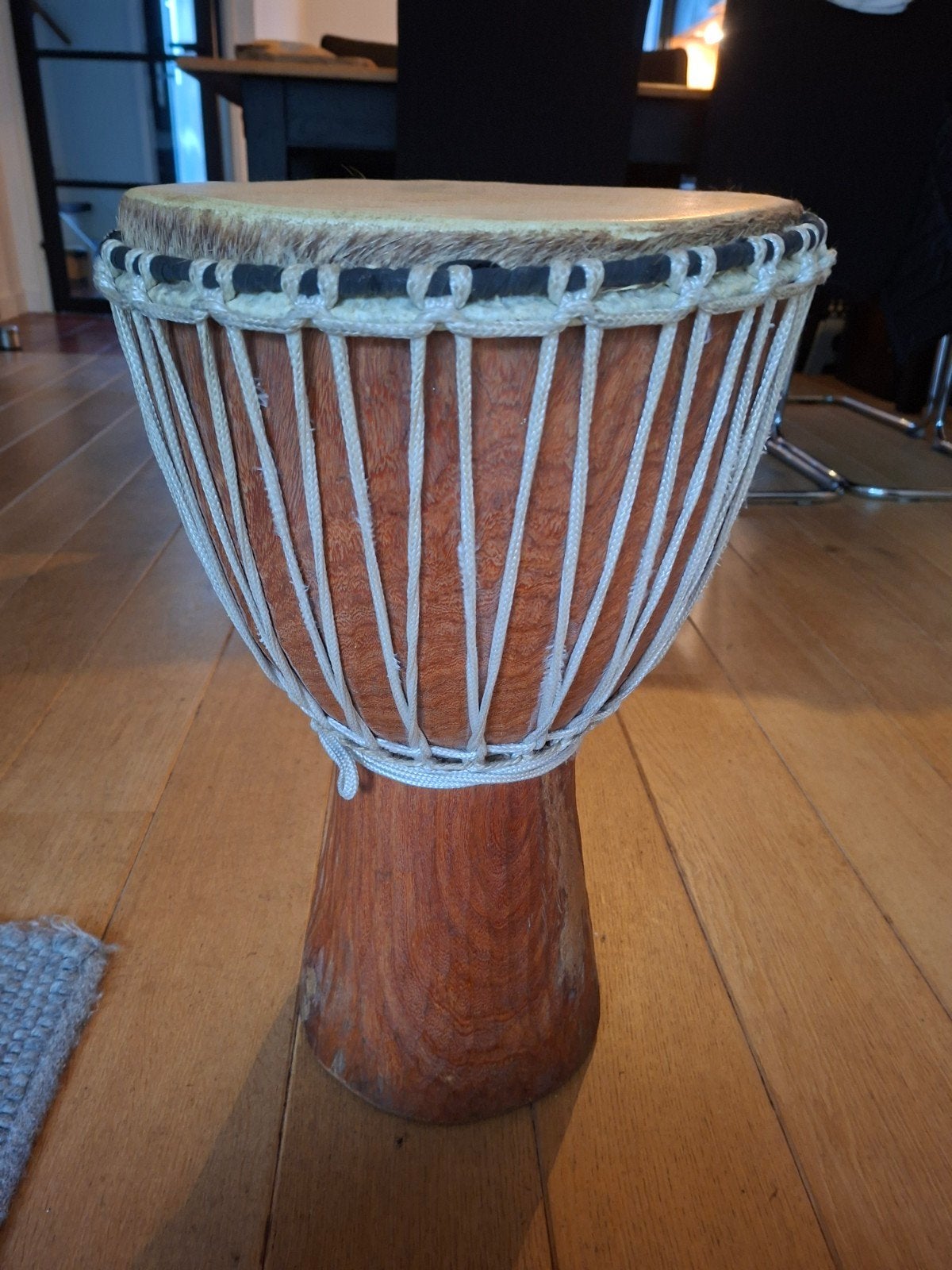Houten djembé in prima staat, 35cm diameter + 58 cm hoog, Ophalen, Zo goed als nieuw, Trommel