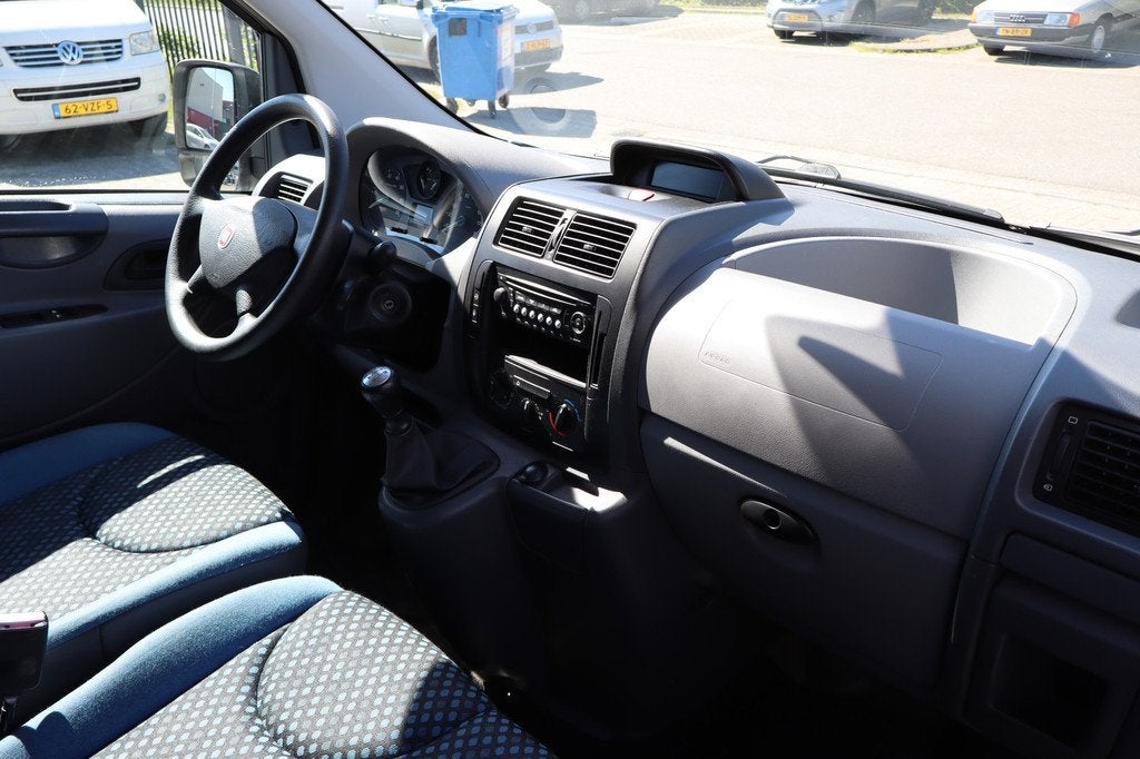Fiat Scudo Combinato Rolstoelvervoer Centrale deurvergrendel, Auto's, Fiat, 12 maanden, Stof, Gebruikt, 8 stoelen