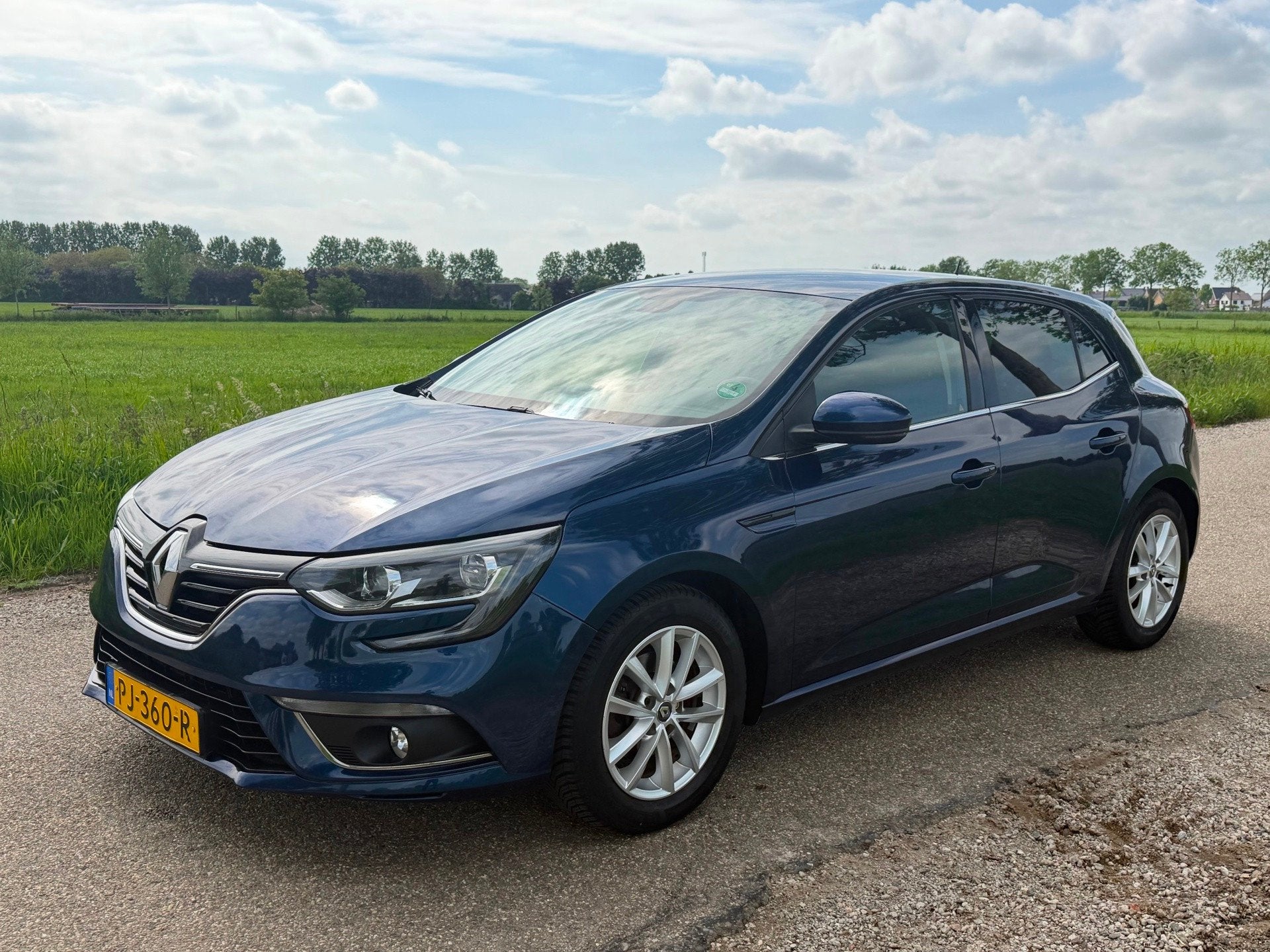 Renault Mégane 1.5 dCi Eco2 Zen APK 02-2027 Airco NAP Navi, Voorwielaandrijving, Stof, Gebruikt, 4 cilinders