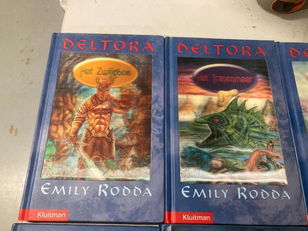 T.K. nog 7 boeken van Deltora zie actuele lijst Emily Rodda, Boeken, Ophalen of Verzenden, Gelezen, Emily Rodda