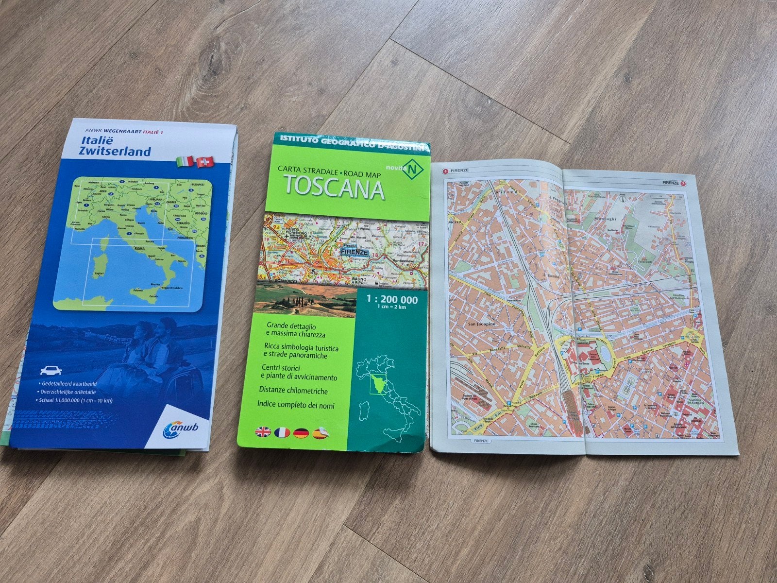 Wegenkaarten Italië (2026) en Toscane, 2000 tot heden, Ophalen of Verzenden, Landkaart, Zo goed als nieuw
