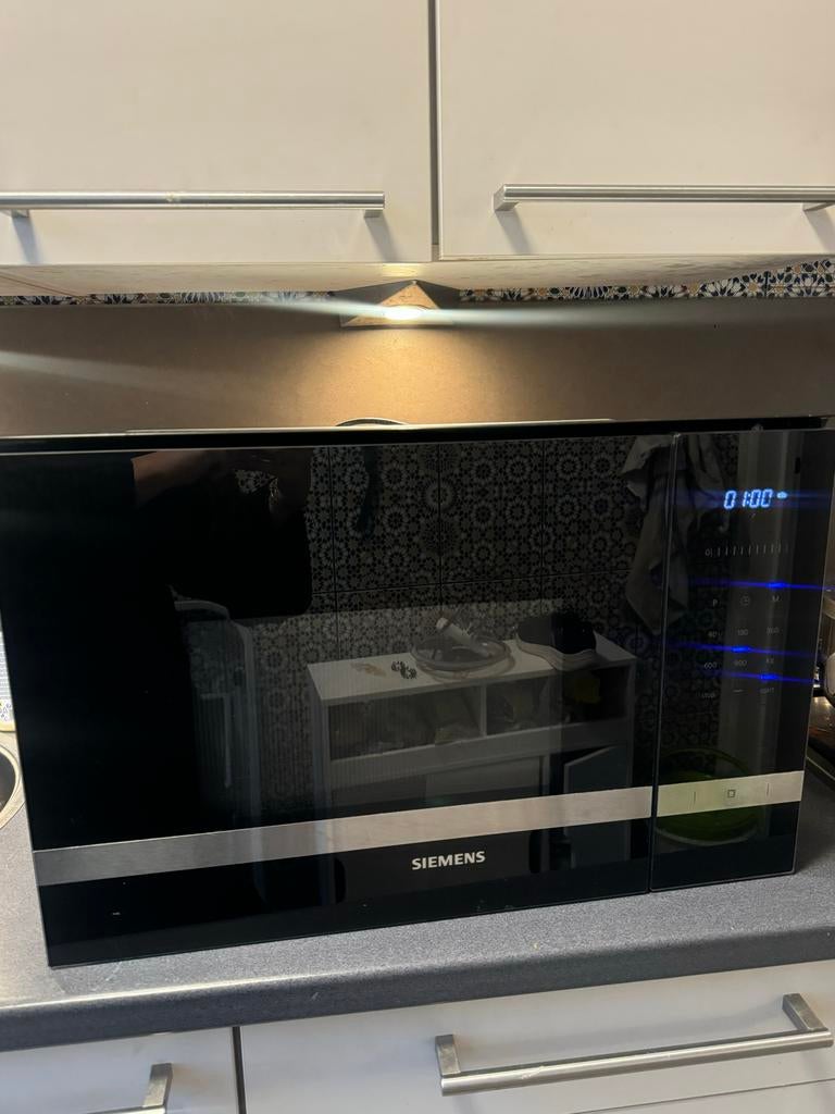 Siemens BE555LMS0 Inbouw Combimagnetron - Zwart/RVS, Ophalen, Combimagnetron, Grill, Zo goed als nieuw