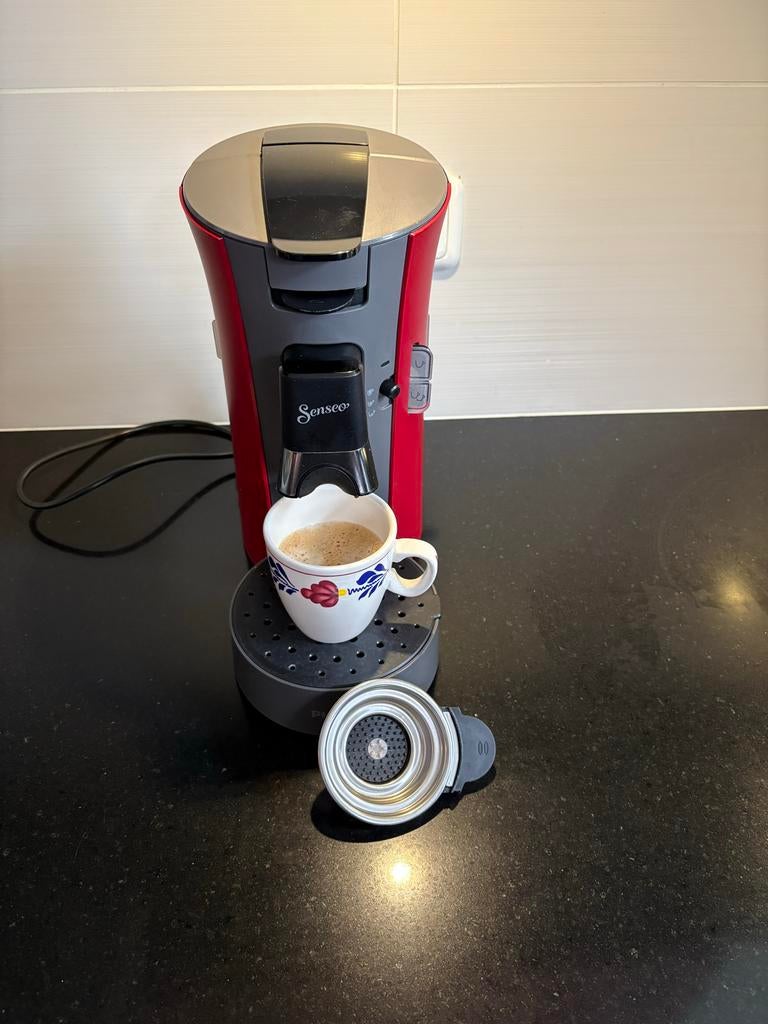 Philips Senseo Koffiezetapparaat Rood - Goede Staat, Gebruikt, Koffiemachine, Ophalen of Verzenden, 2 tot 4 kopjes