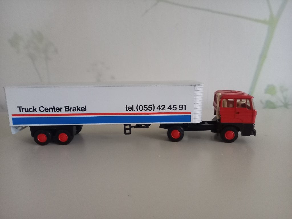 Daf 2800 met eurotrailer  truck center Brakel, Hobby en Vrije tijd, Modelauto's | 1:50, Ophalen of Verzenden, Nieuw, Bus of Vrachtwagen