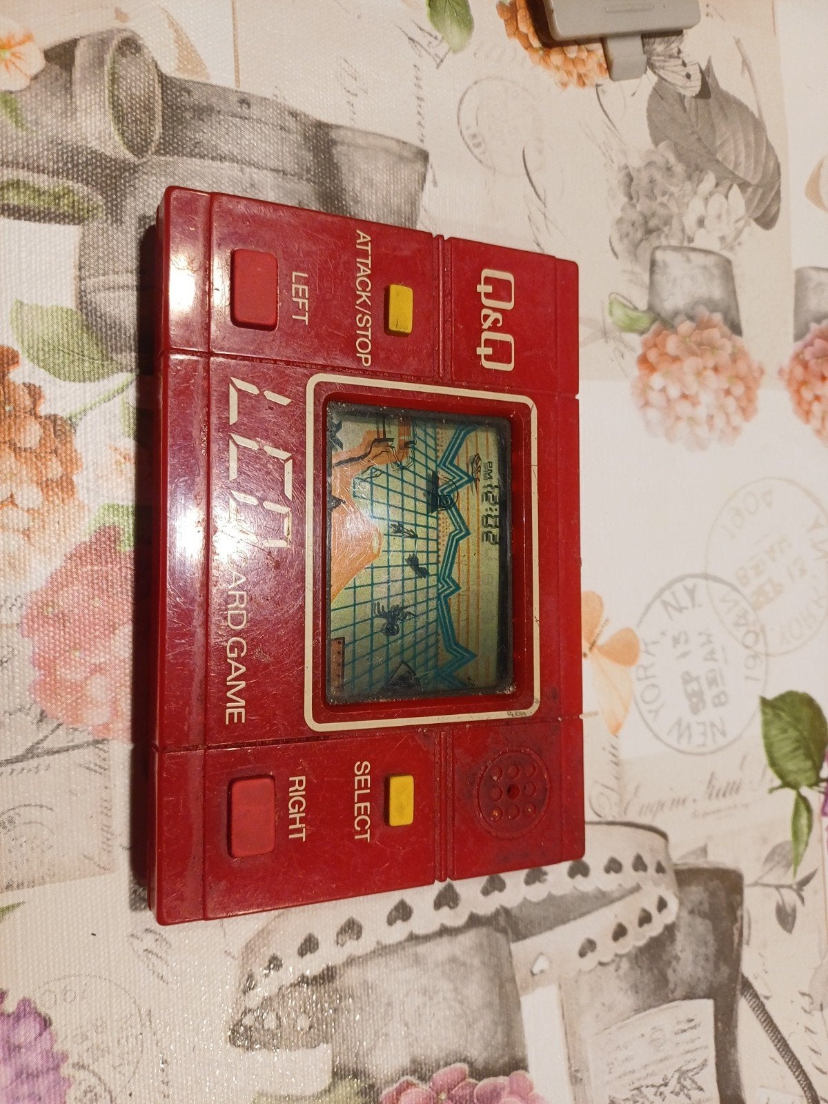 Vintage Q&Q LCD Handheld Game - Attack/Stop, Ophalen of Verzenden, Overige merken, Gebruikt