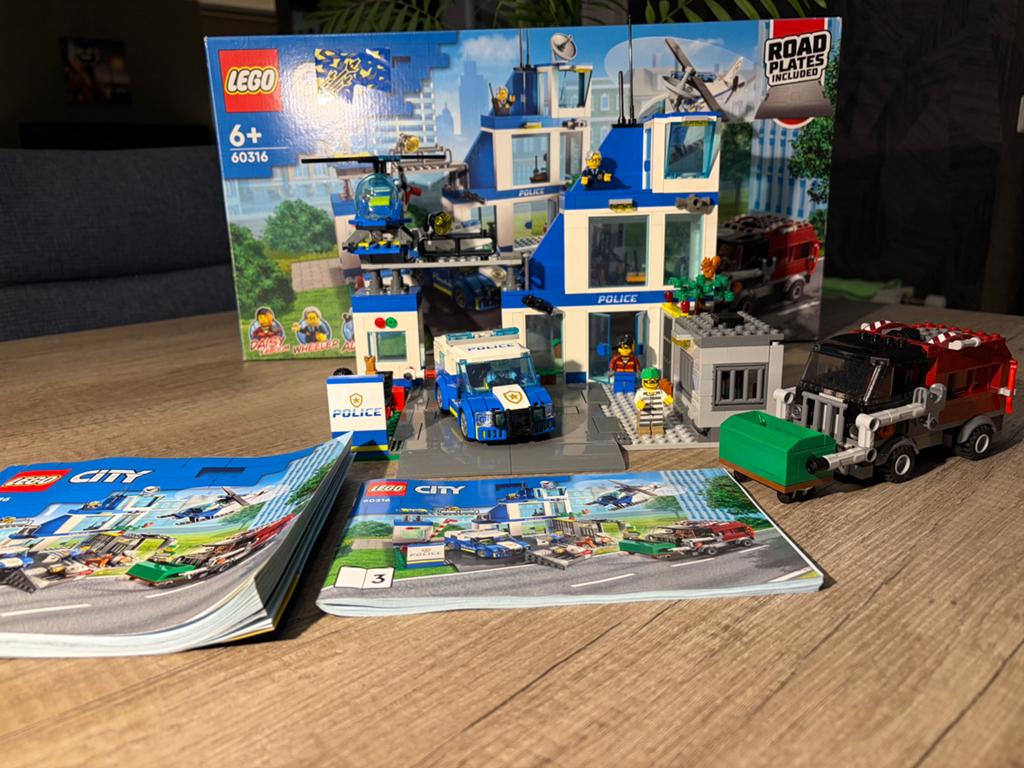 Lego 60316 Police Station / Politiebureau, Kinderen en Baby's, Speelgoed | Duplo en Lego, Compleet, Lego, Ophalen of Verzenden