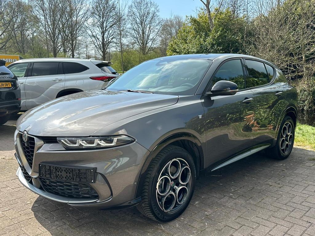 Alfa Romeo Tonale 1.3T PHEV Ti | AWD | 360 graden camera | P, Automaat, Stof, Euro 6, 4 cilinders