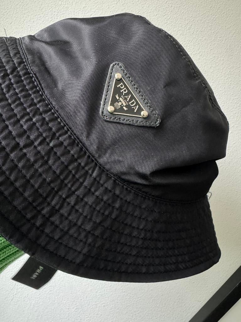 Prada bucket hat zwart dames  Bij voorkeur ophalen, Ophalen of Verzenden, Zo goed als nieuw