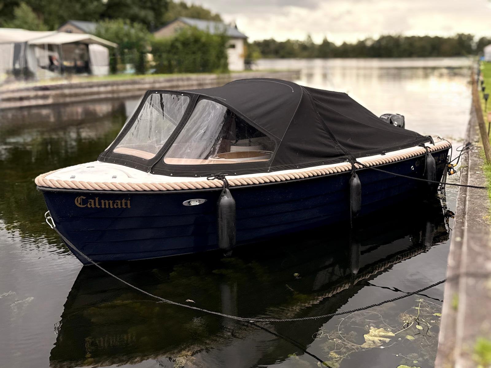 Sloep Chaloupe 490 2022| Suzuki 9.9 pk | <50 uur | Biminitop, Watersport en Boten, Zo goed als nieuw, Ophalen, Bilgepomp, Buitenboordmotor