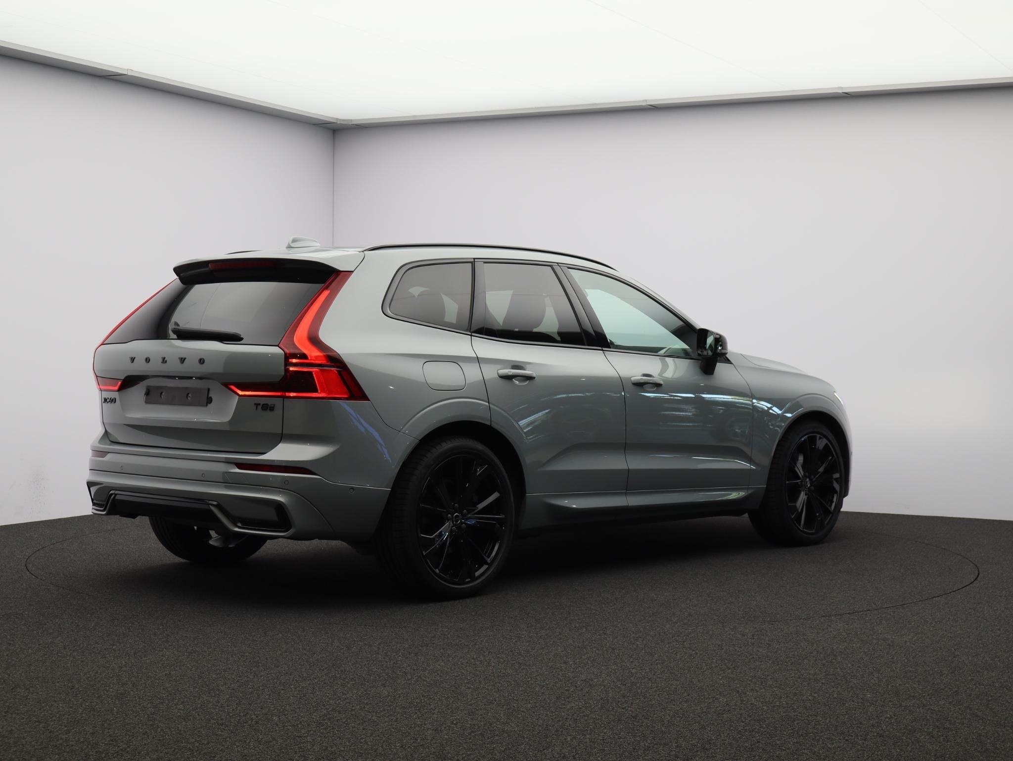 Volvo XC60 T8 455PK Plug-in hybrid AWD Ultra Black Edition /, Gebruikt, 4 cilinders, Lichtsensor, 180 min