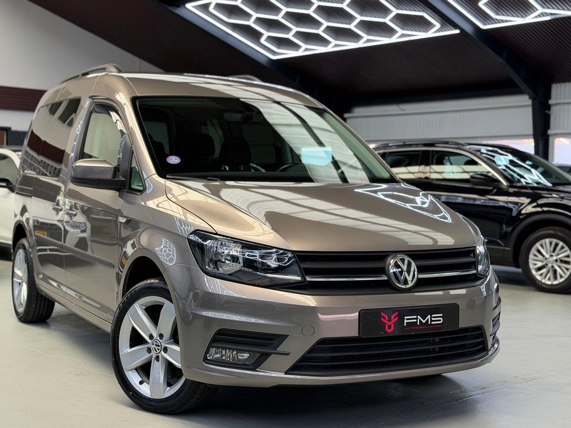 Volkswagen Caddy Combi 1.4 TSI CarPlay 7p., Auto's, Voorwielaandrijving, Gebruikt, Zwart, 7 stoelen